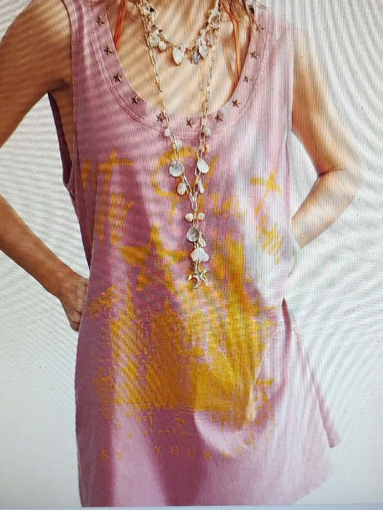 Tops - Sleeveless Pink Graphic Tunic with Gold Print